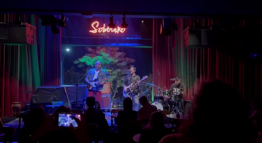 1_5150353648391292234.MOV