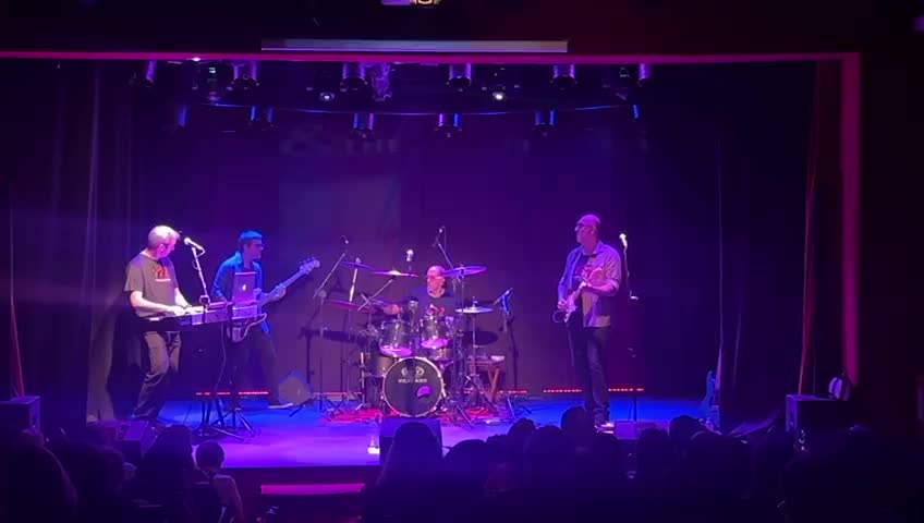 WhatsApp Video 2025-03-13 at 22.53.56.mp4