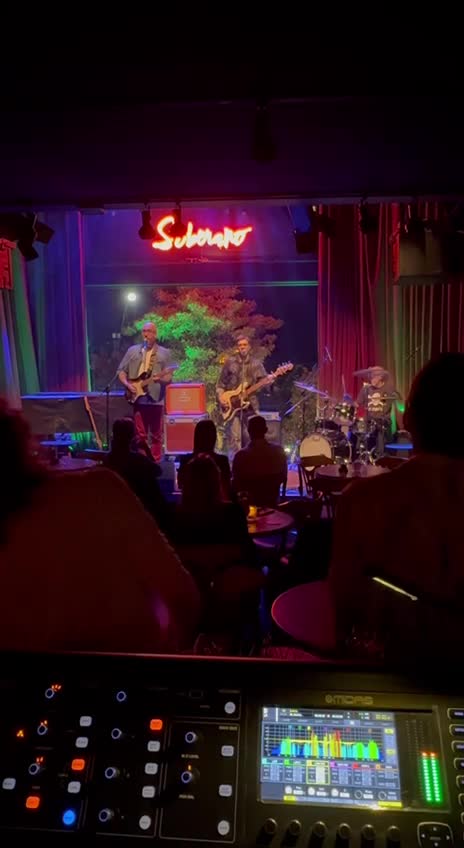 1_5150353648391292235.MOV