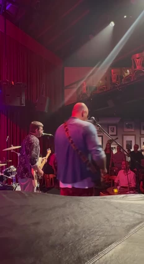 1_5150353648391292239.mp4