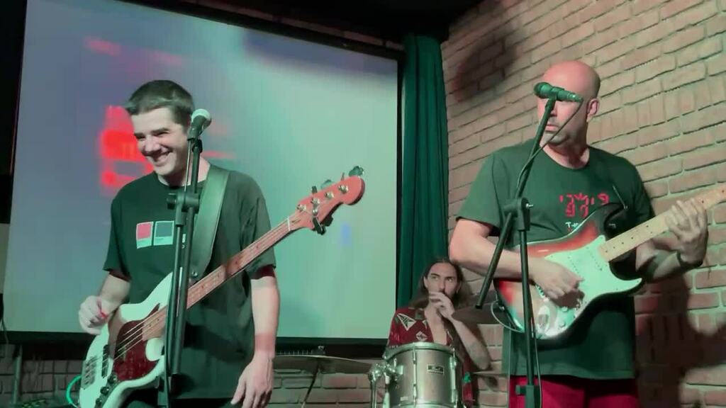 every little thing.MP4