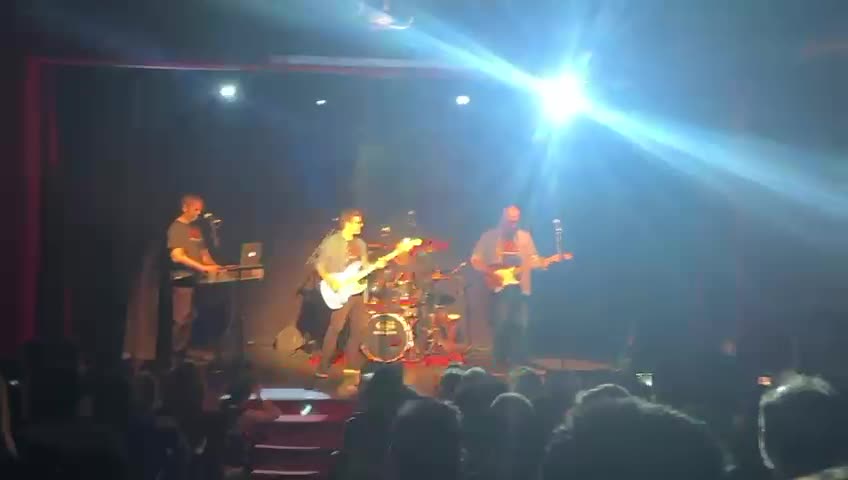 WhatsApp Video 2025-03-13 at 22.54.29.mp4