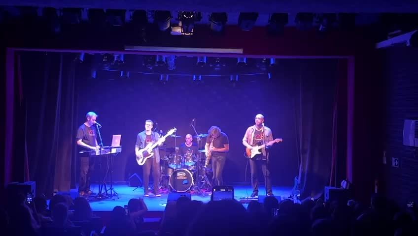 WhatsApp Video 2025-03-13 at 22.53.41.mp4