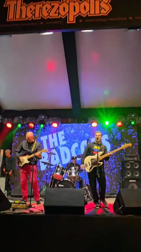 message WhatsApp Video 2025-09-14 at 23.31.21.mp4